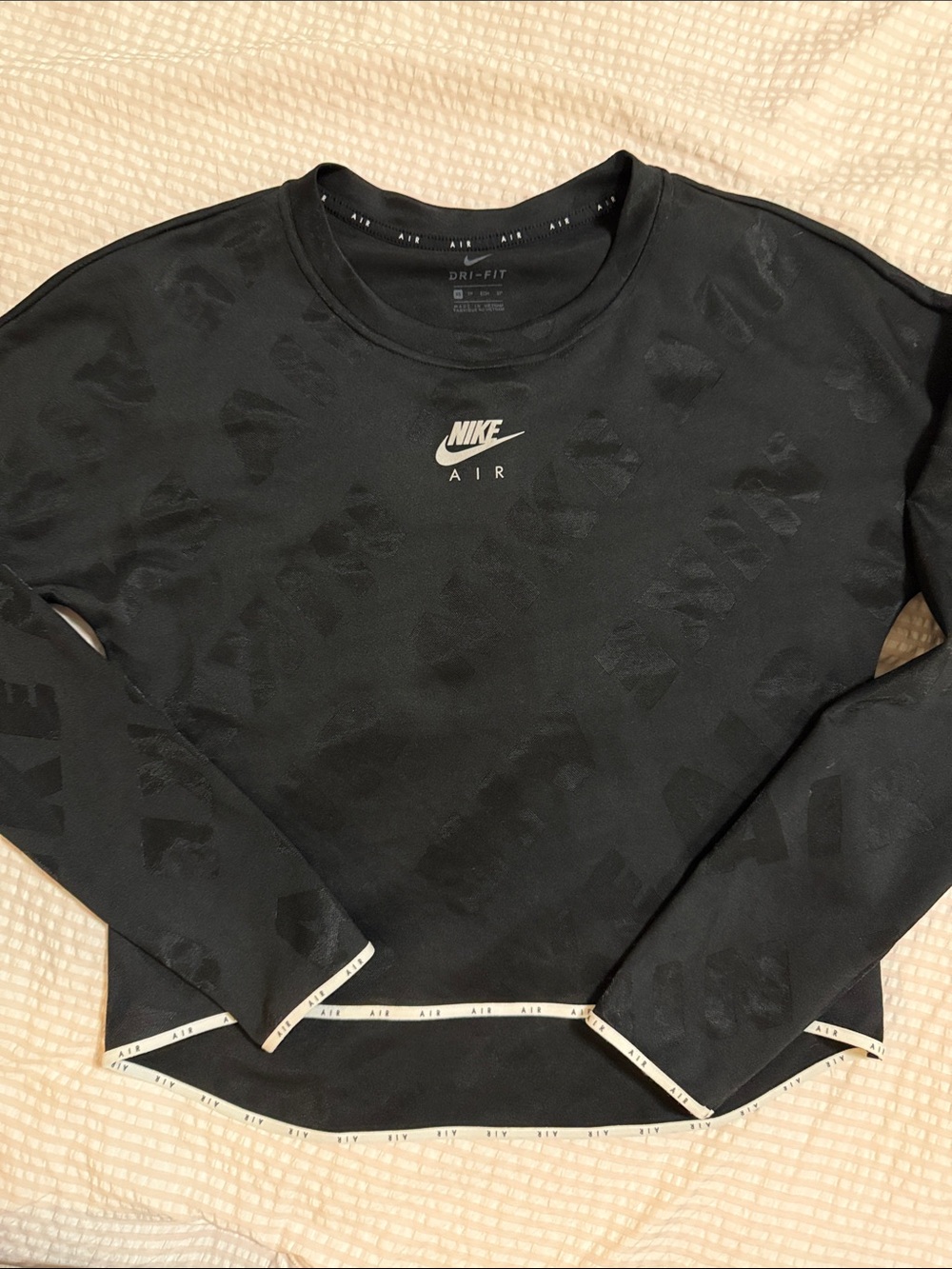 Women’s XS Nike Pullover with thumb holes! Black w/white trim, new & unworn